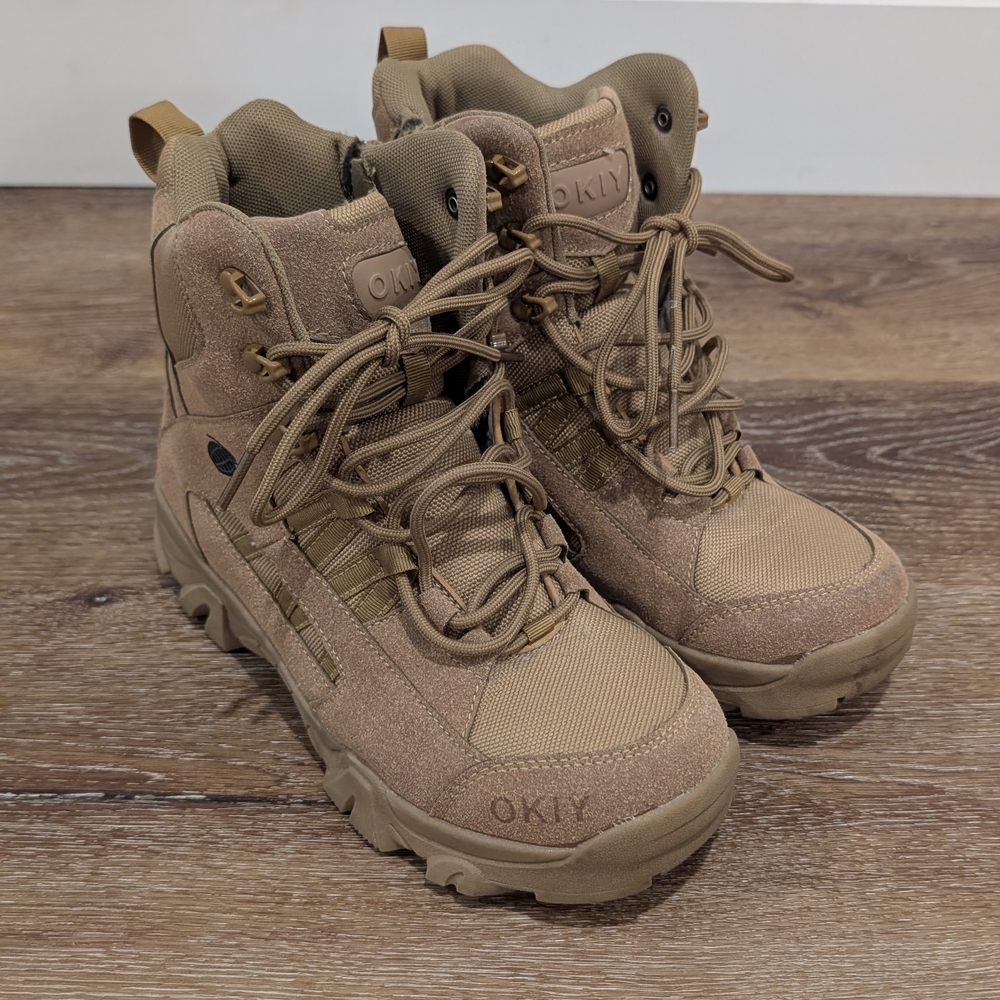 Men's Tan Hiking Boots